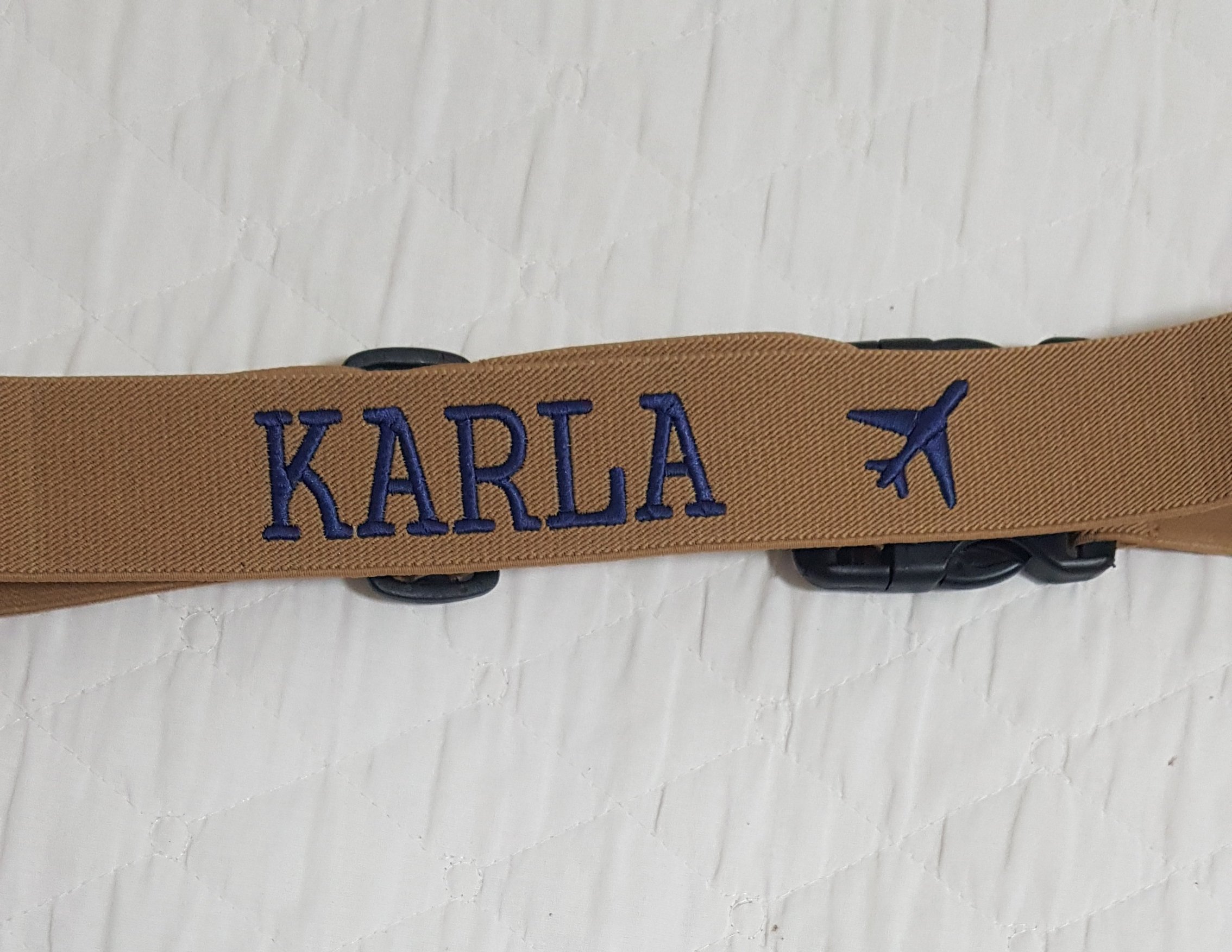 Faixa elástica pra mala personalizada com nome ou iniciais caramelo 4 Faixa elástica pra mala personalizada com nome ou iniciais caramelo - Imagem 2