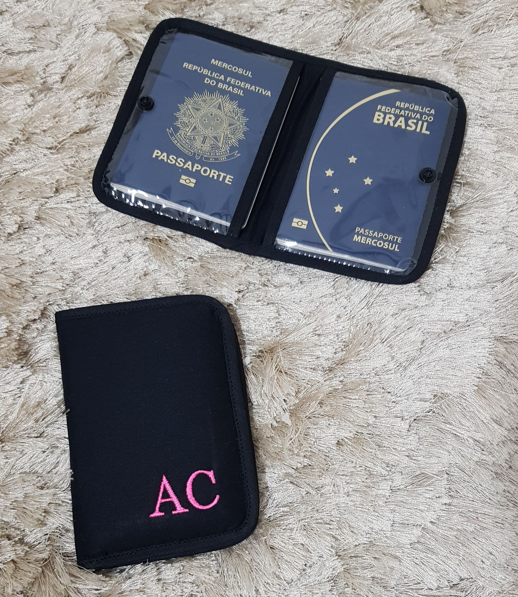 Porta Passaporte personalizado 2 wp 17568665448917013466494256664774