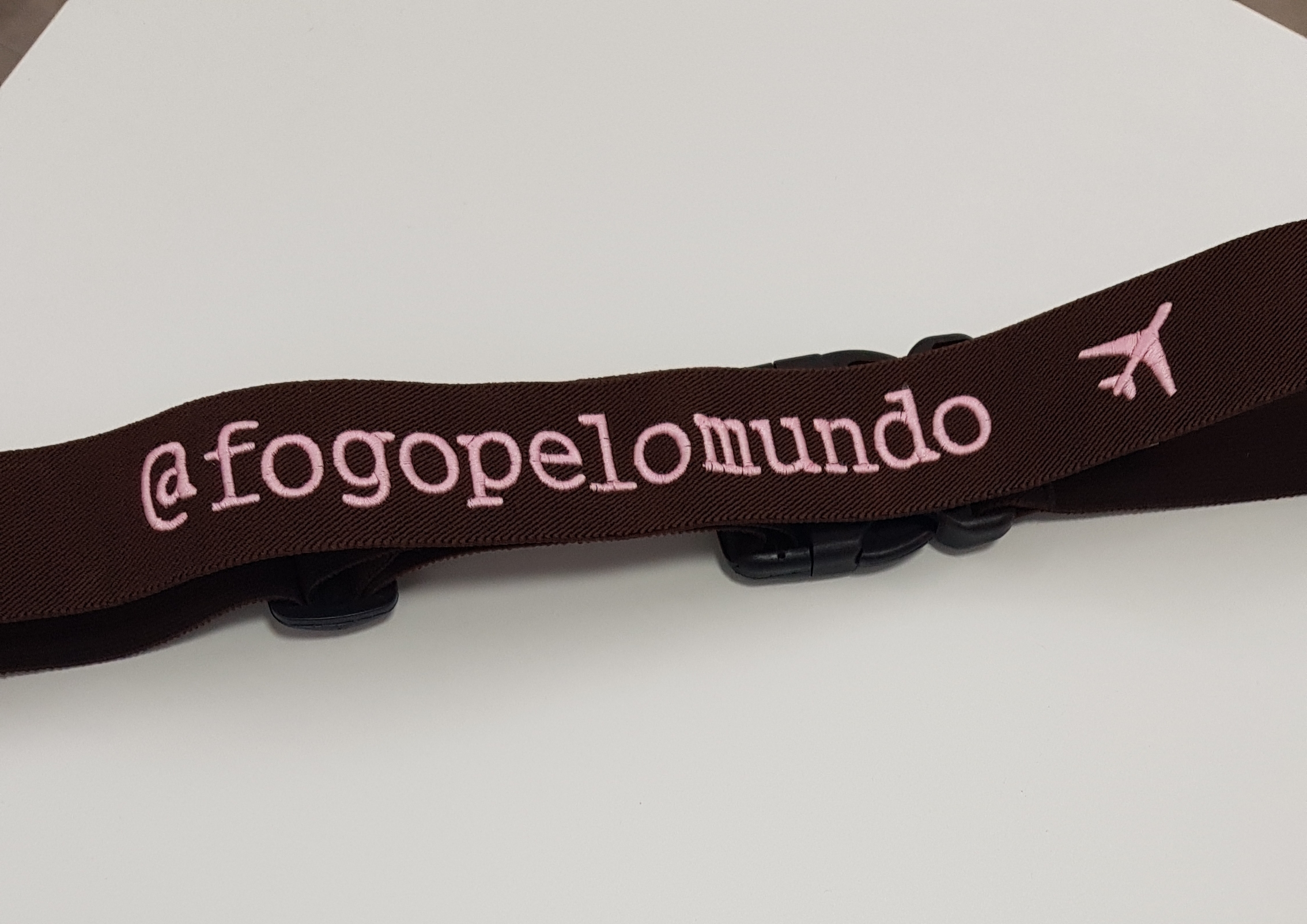 Faixa elástica para mala personalizada com nome ou iniciais marrom café 2 20260901 093612 1